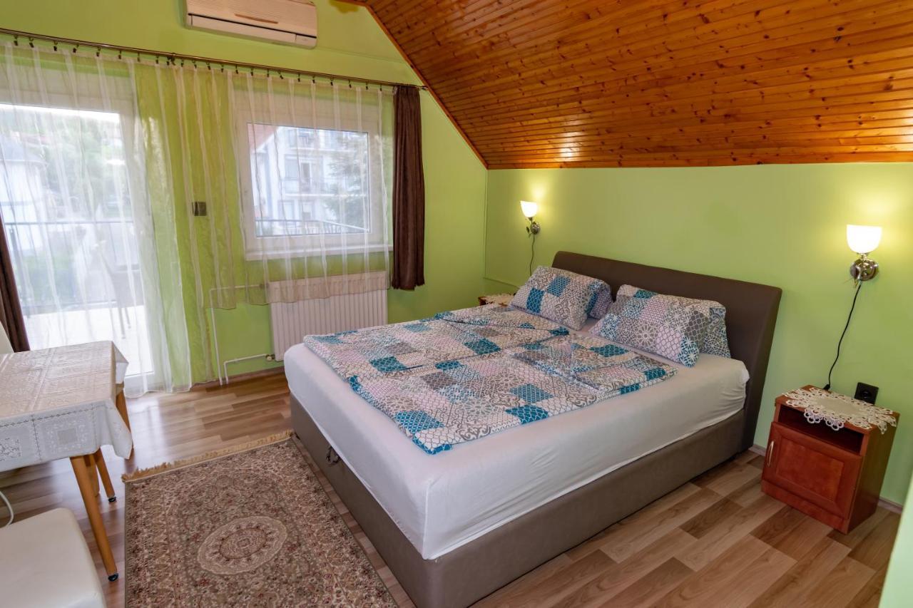 Kek Laguna Vendeghaz Balatonfüred Exteriér fotografie